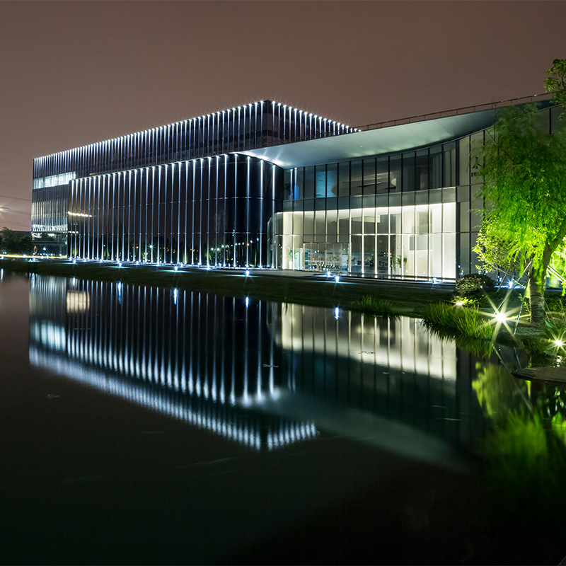 Glass Curtain Wall Small Angle Projection Lighting Case | Building Facade Cleaning and Lighting